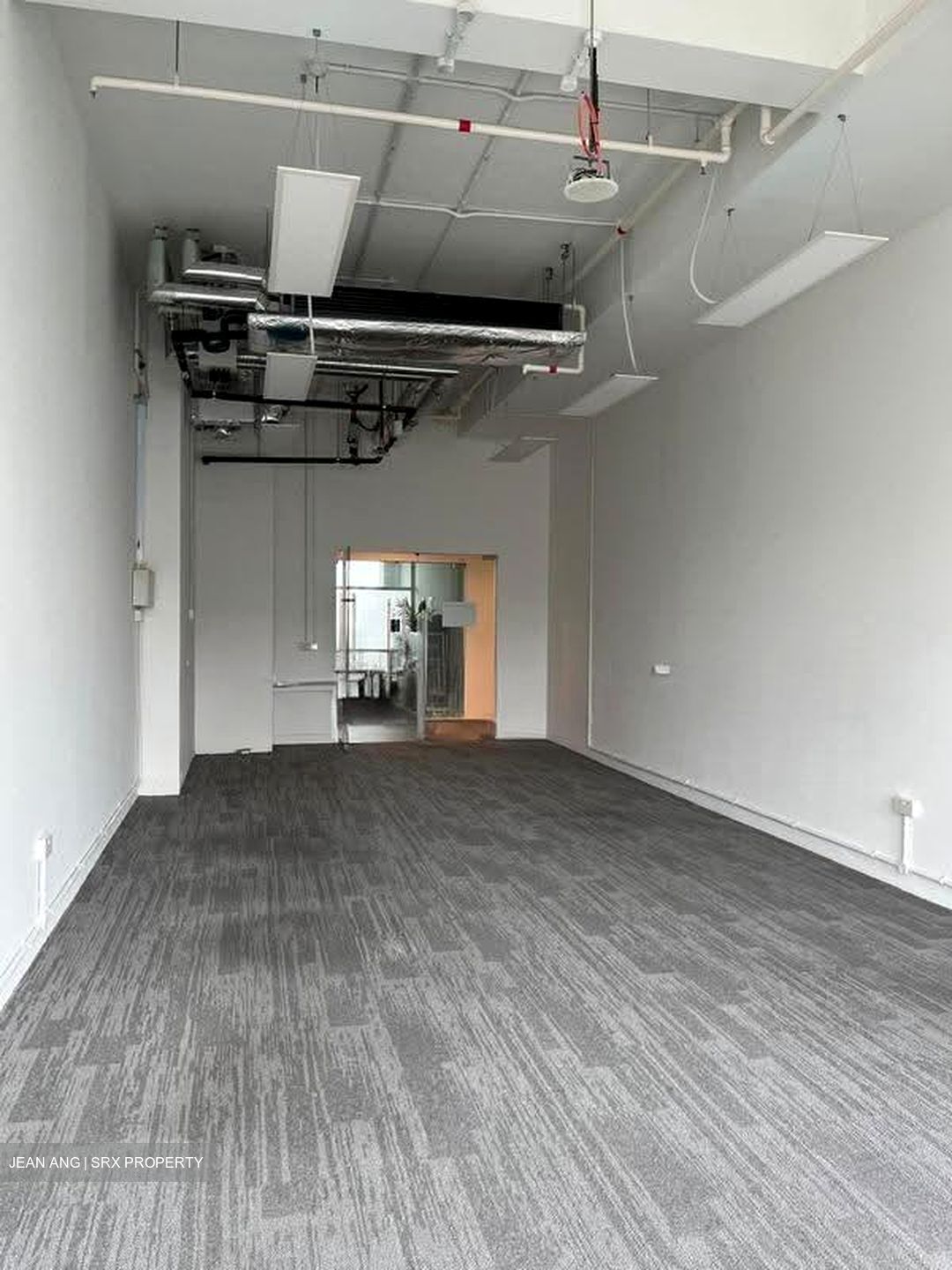 Woods Square (D25), Office #613754711